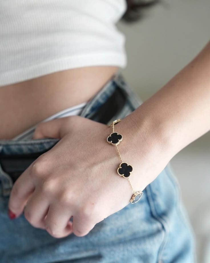 Elegant Black Clover Gold Chain Bracele