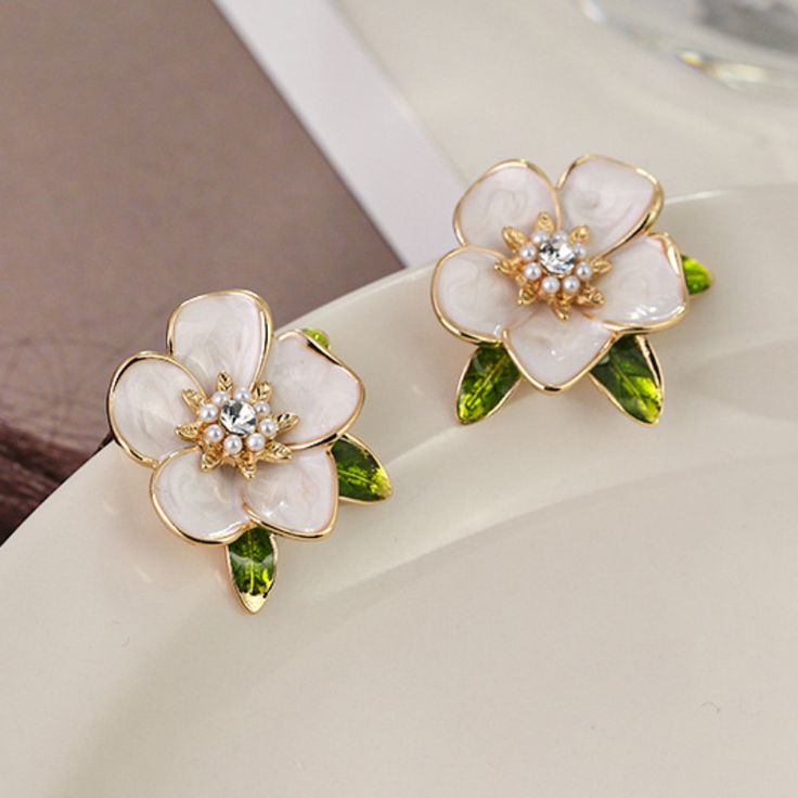 Elegant White Floral Statement Stud Earrings